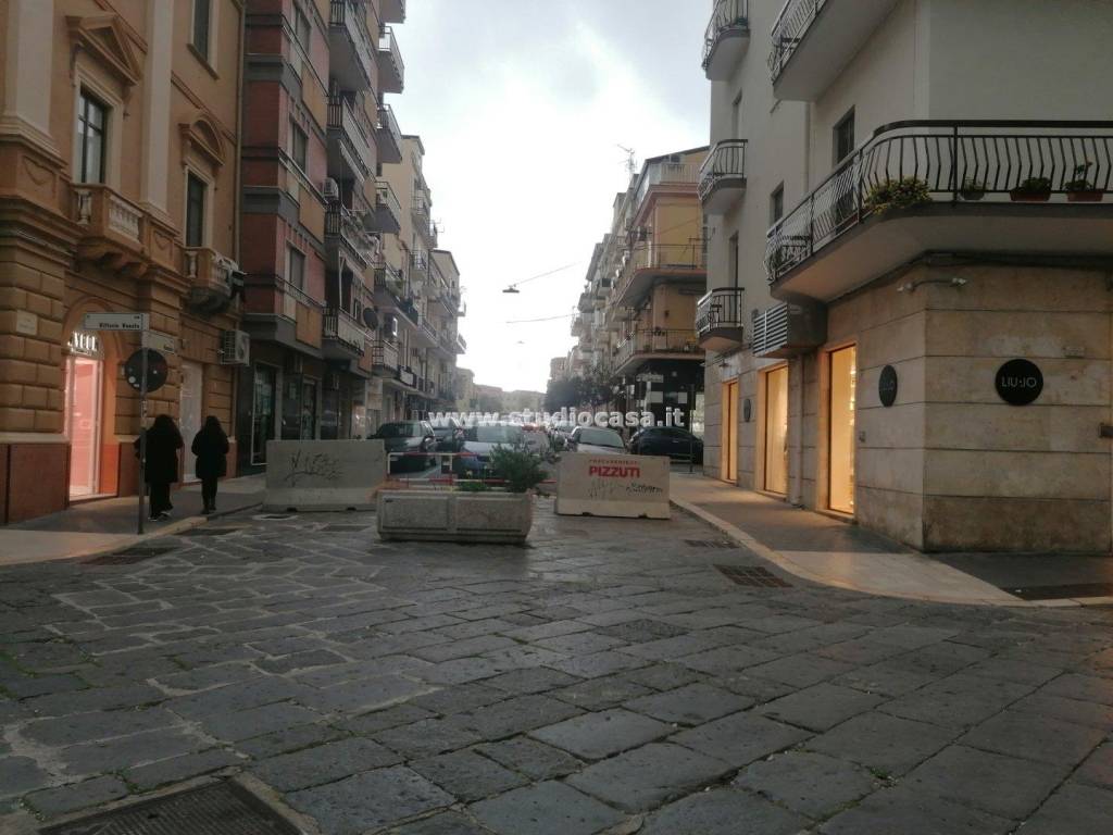 locale commerciale in affitto a Crotone in zona Centro Città