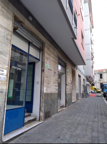 negozio in affitto a Crotone in zona Centro Città