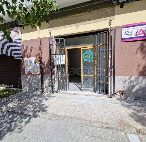 negozio in affitto a Crotone