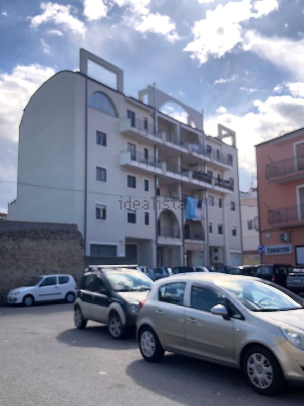 locale di sgombero in affitto a Crotone