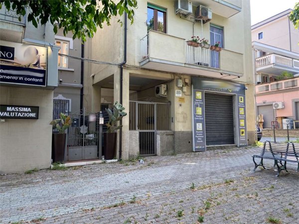 ufficio in affitto a Crotone in zona Centro Città