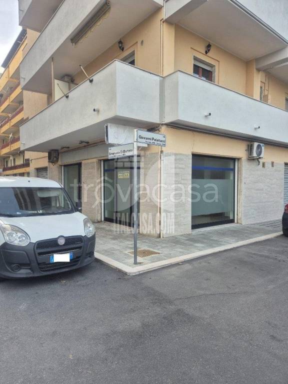 locale commerciale in affitto a Crotone