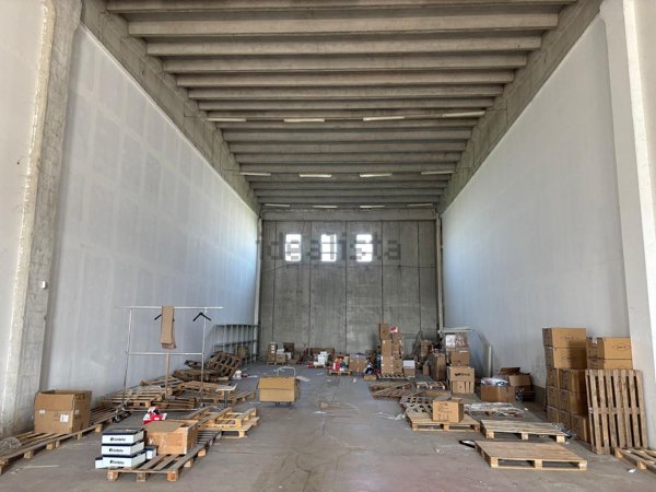 capannone in affitto a Crotone