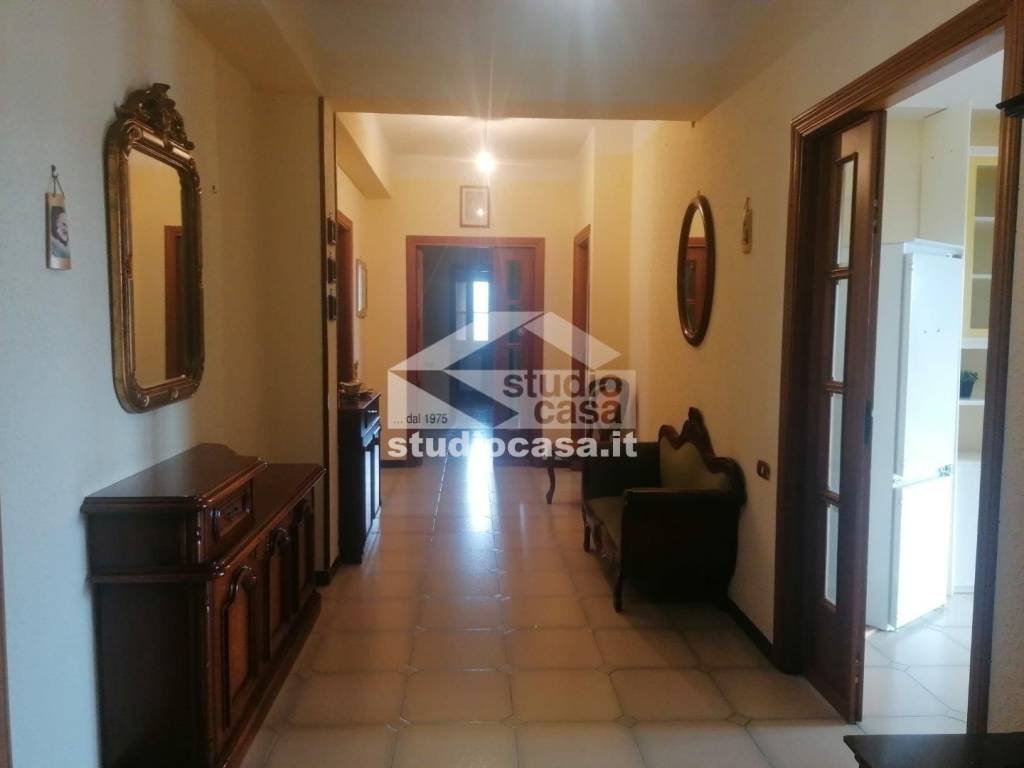 appartamento in affitto a Crotone in zona Apriglianello