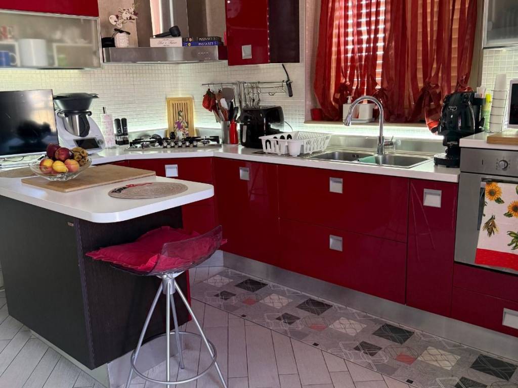 appartamento in affitto a Crotone in zona Tufolo