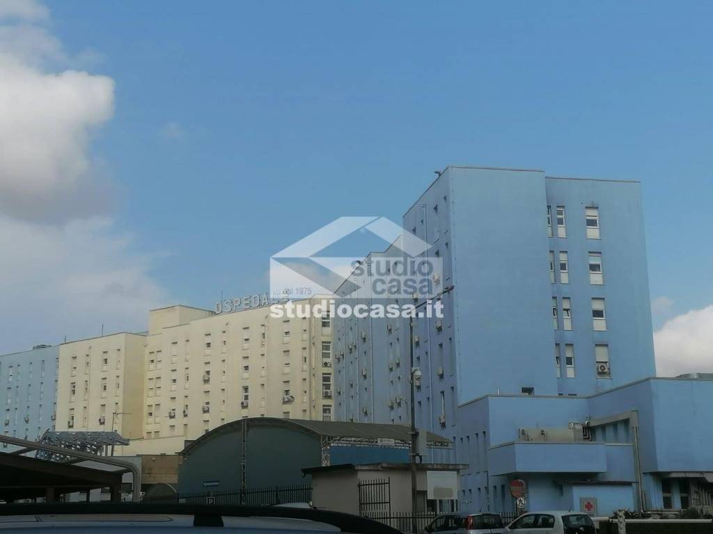 locale commerciale in affitto a Crotone in zona Centro Città