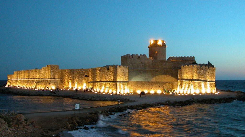 appartamento in affitto ad Isola di Capo Rizzuto in zona Le Castella