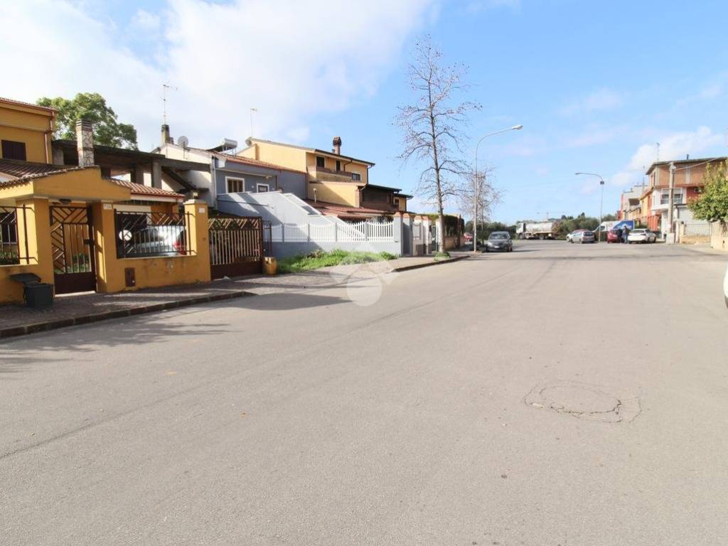 negozio in affitto ad Isola di Capo Rizzuto