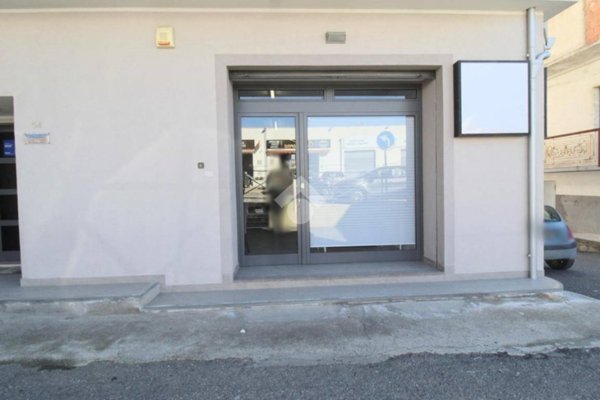 negozio in affitto ad Isola di Capo Rizzuto