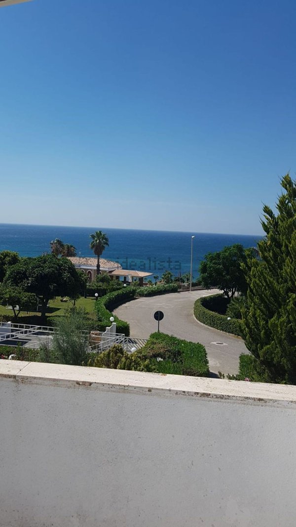 appartamento in affitto ad Isola di Capo Rizzuto in zona Le Castella