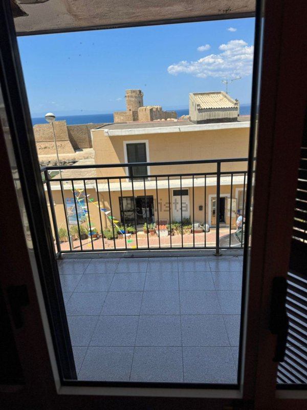 appartamento in affitto ad Isola di Capo Rizzuto in zona Le Castella