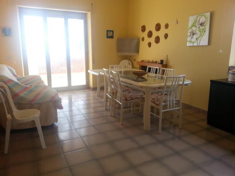 appartamento in affitto a Strongoli in zona Marina