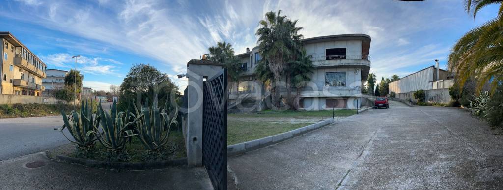 locale commerciale in affitto ad Ionadi in zona Vena