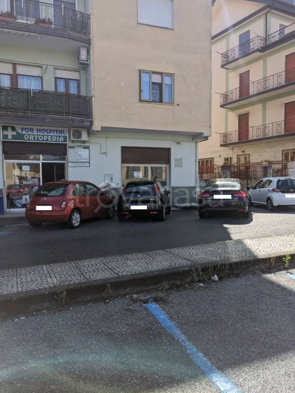 negozio in affitto a Vibo Valentia in zona Centro Città