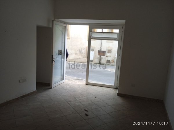 locale commerciale in affitto a Vibo Valentia in zona Centro Città
