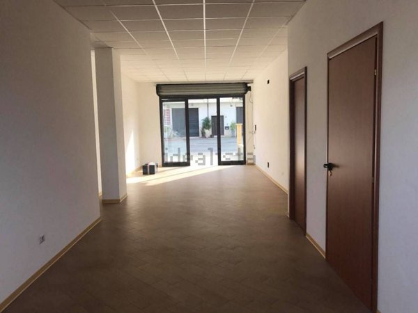 locale commerciale in affitto a Vibo Valentia in zona Vibo Marina
