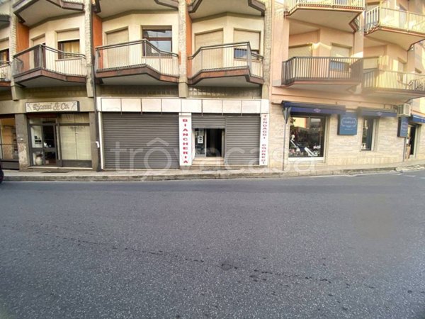 negozio in affitto a Vibo Valentia in zona Centro Città