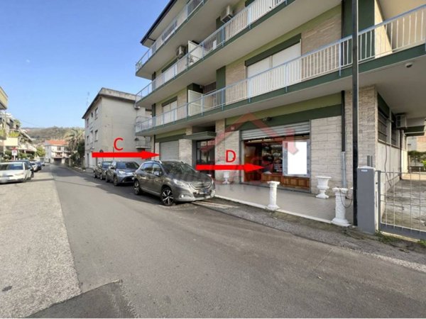 negozio in affitto a Vibo Valentia in zona Vibo Marina