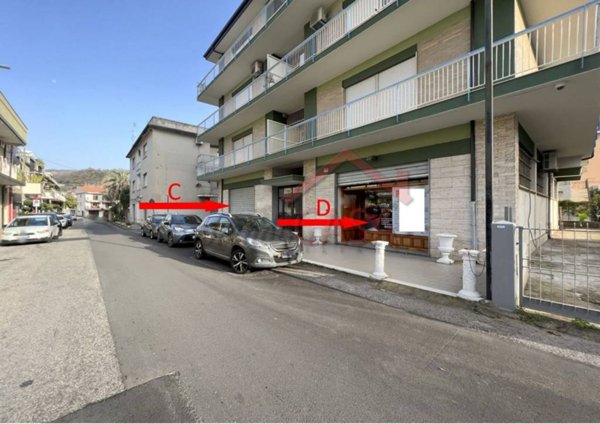 negozio in affitto a Vibo Valentia in zona Vibo Marina
