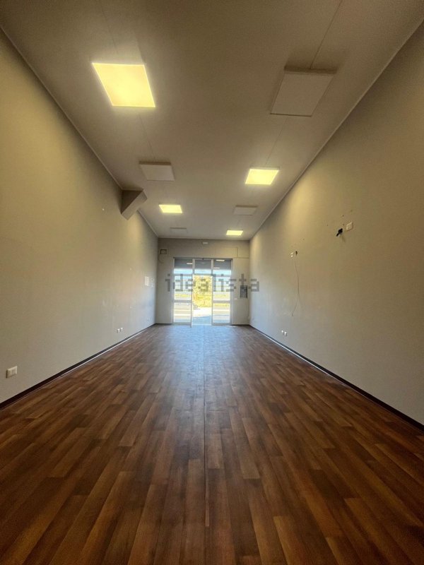 locale commerciale in affitto a Vibo Valentia in zona Centro Città