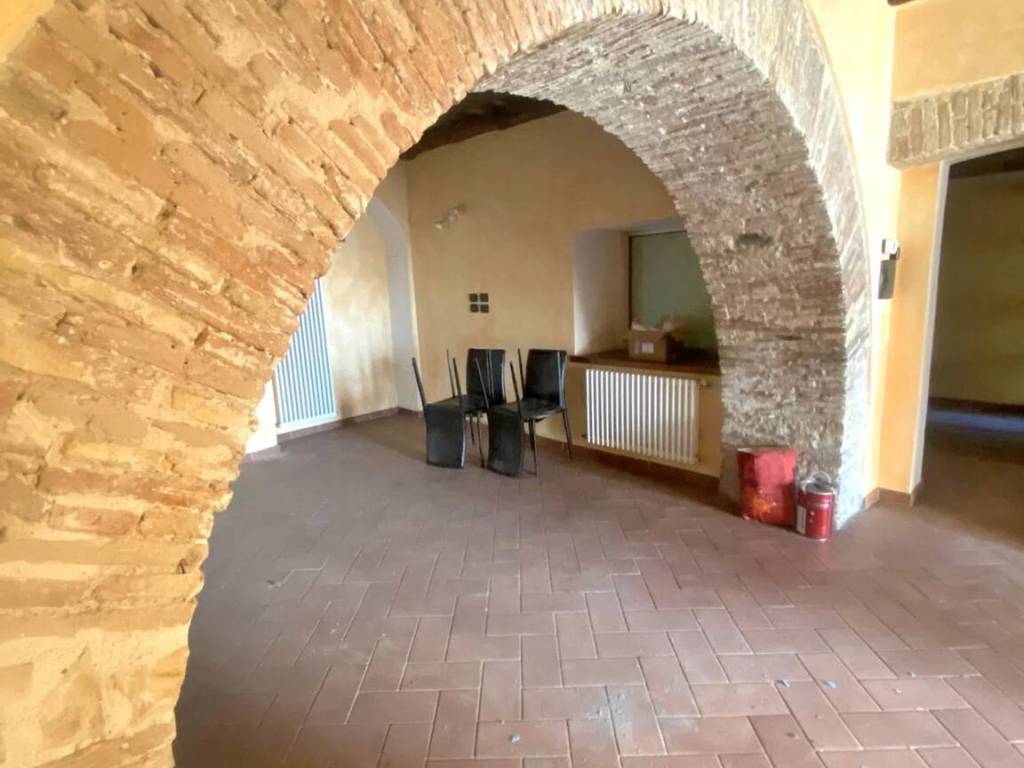 negozio in affitto a Vibo Valentia in zona Centro Città