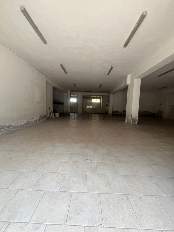 locale di sgombero in affitto a Vibo Valentia