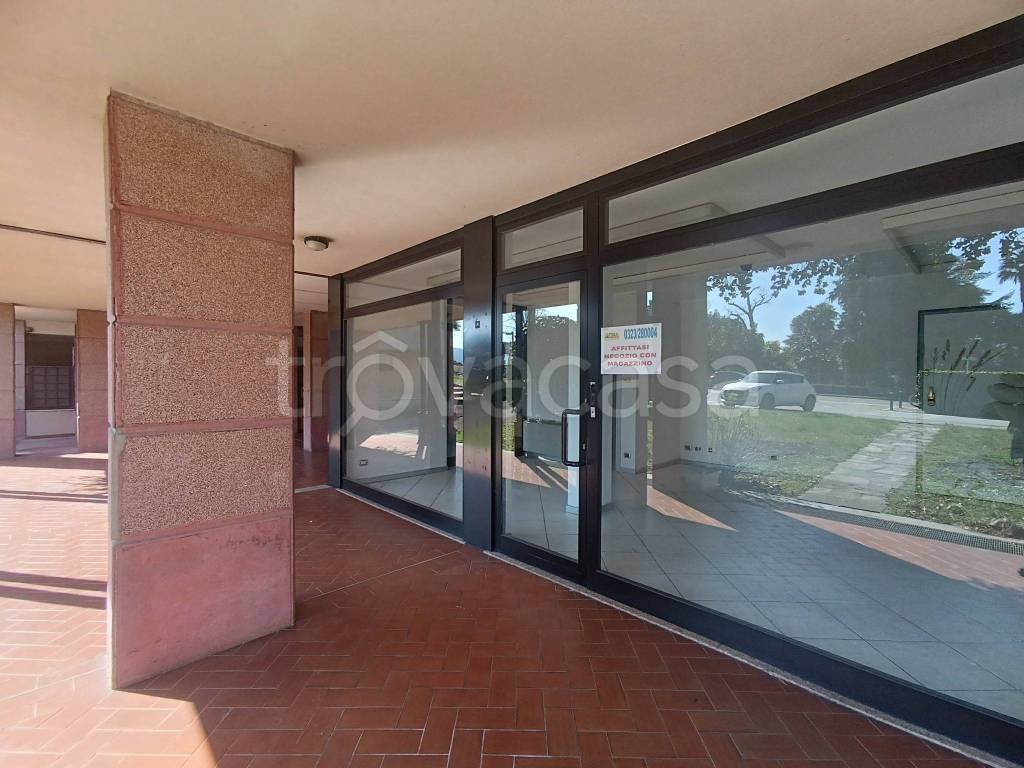 negozio in affitto a Baveno