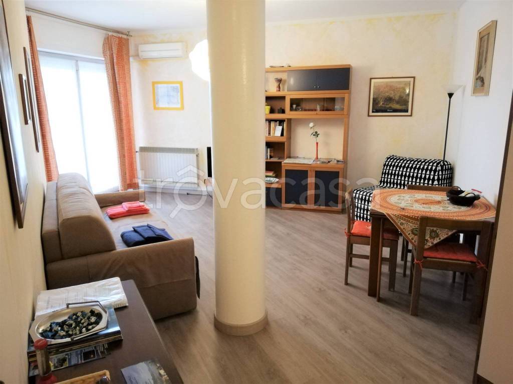 appartamento in affitto a Baveno