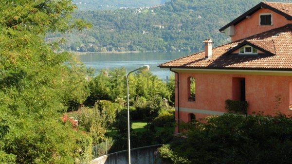 appartamento in affitto a Baveno in zona Oltrefiume