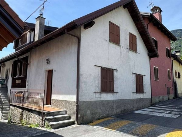 casa indipendente in affitto a Crodo in zona Alpiano