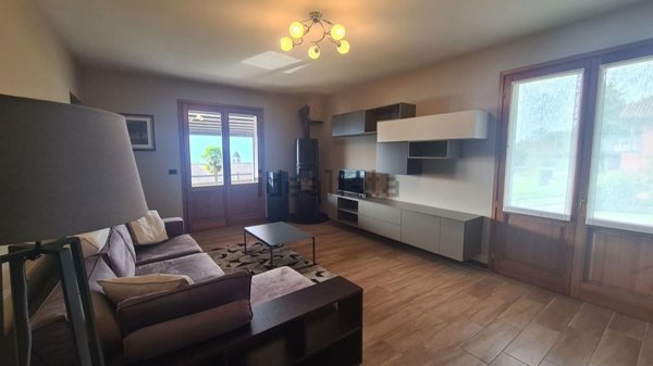 casa indipendente in affitto a Ghiffa