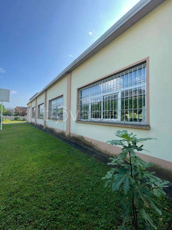locale commerciale in affitto a Gravellona Toce