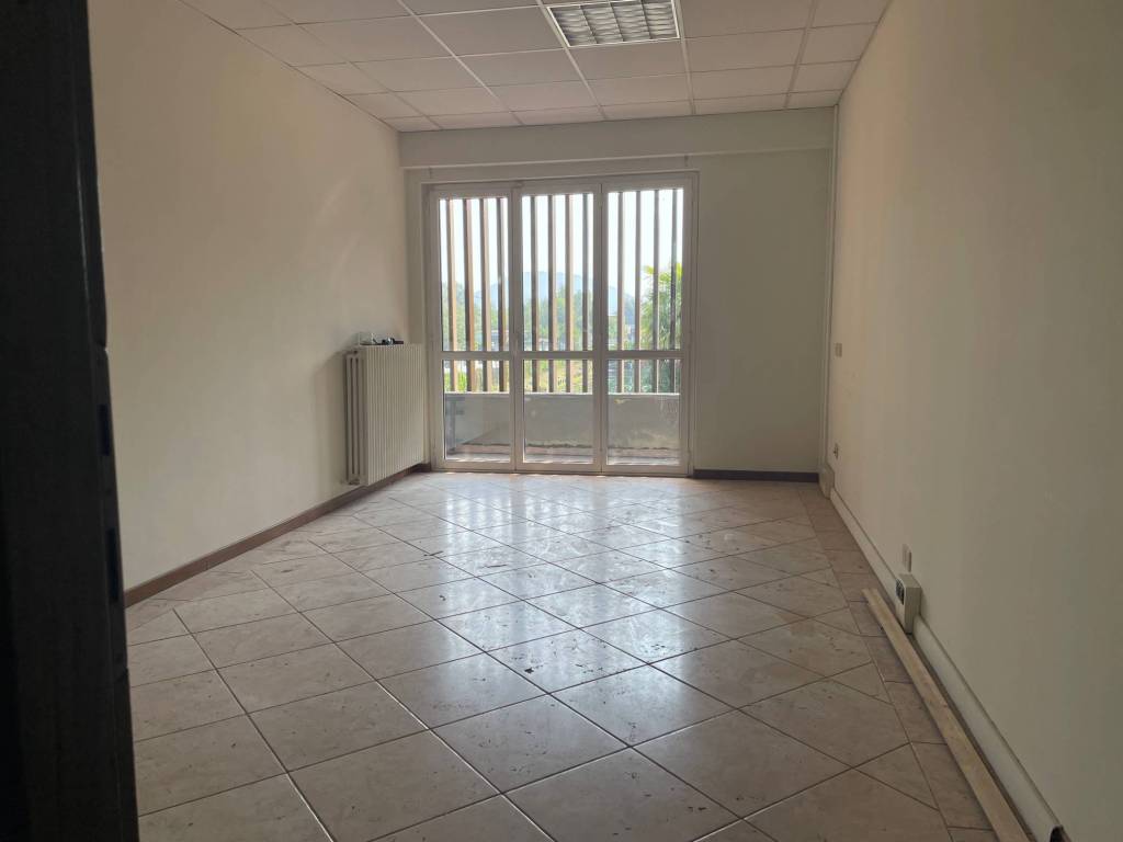 ufficio in affitto a Gravellona Toce in zona Pedemonte