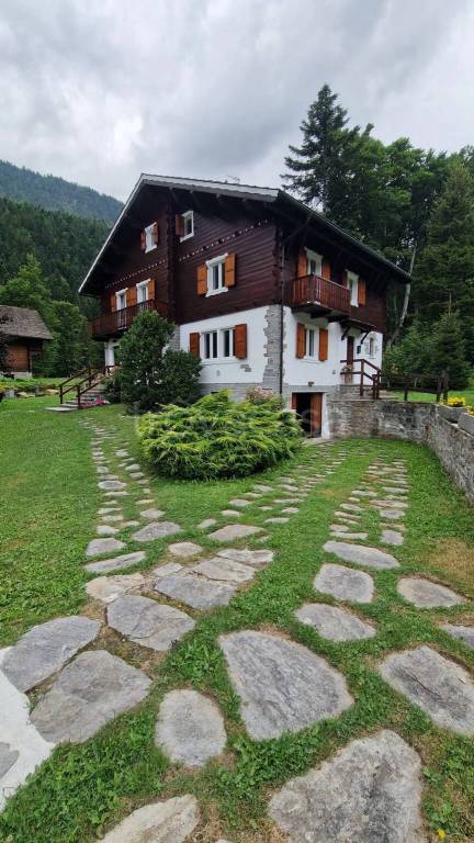 casa indipendente in affitto a Macugnaga in zona Staffa