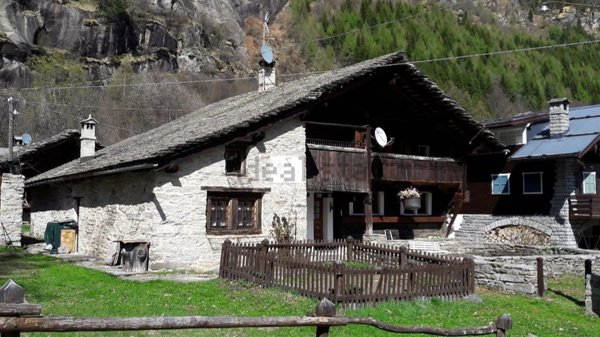 appartamento in affitto a Macugnaga in zona Pecetto