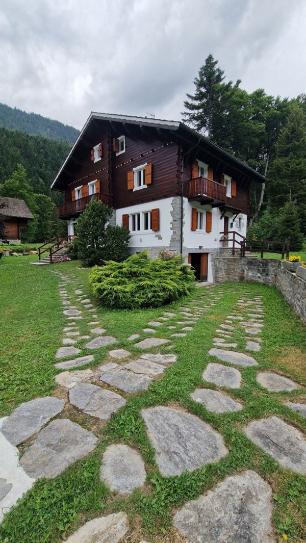 casa indipendente in affitto a Macugnaga