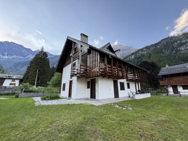 casa indipendente in affitto a Macugnaga in zona Staffa