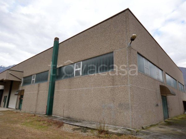 locale commerciale in affitto ad Ornavasso