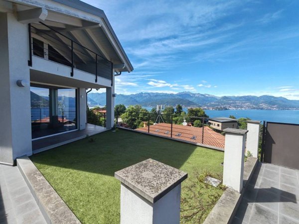 casa indipendente in affitto a Stresa in zona Passera