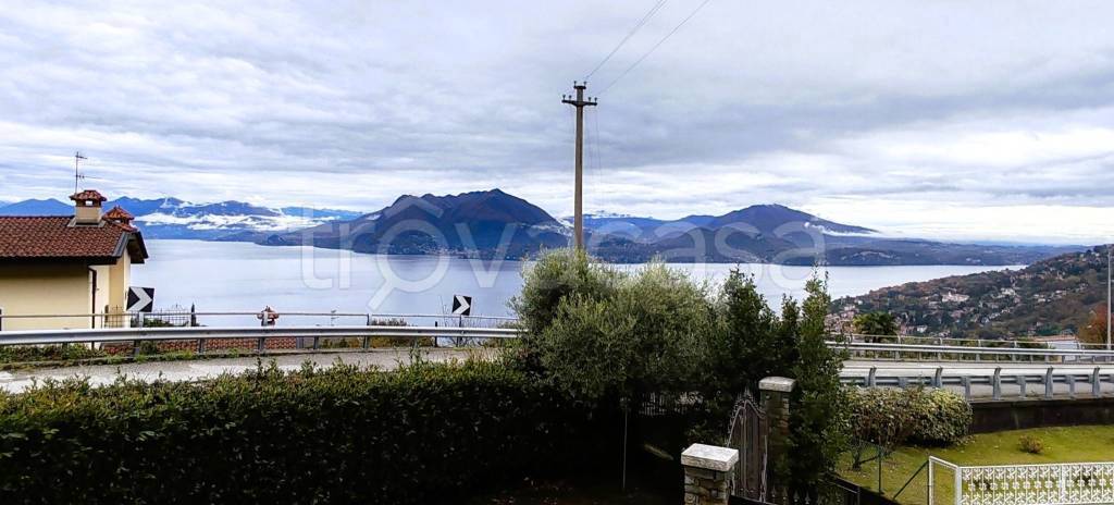 appartamento in affitto a Stresa in zona Someraro