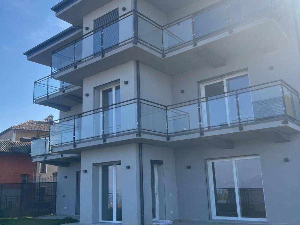 appartamento in affitto a Stresa in zona Levo