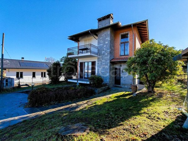 appartamento in affitto a Stresa in zona Levo