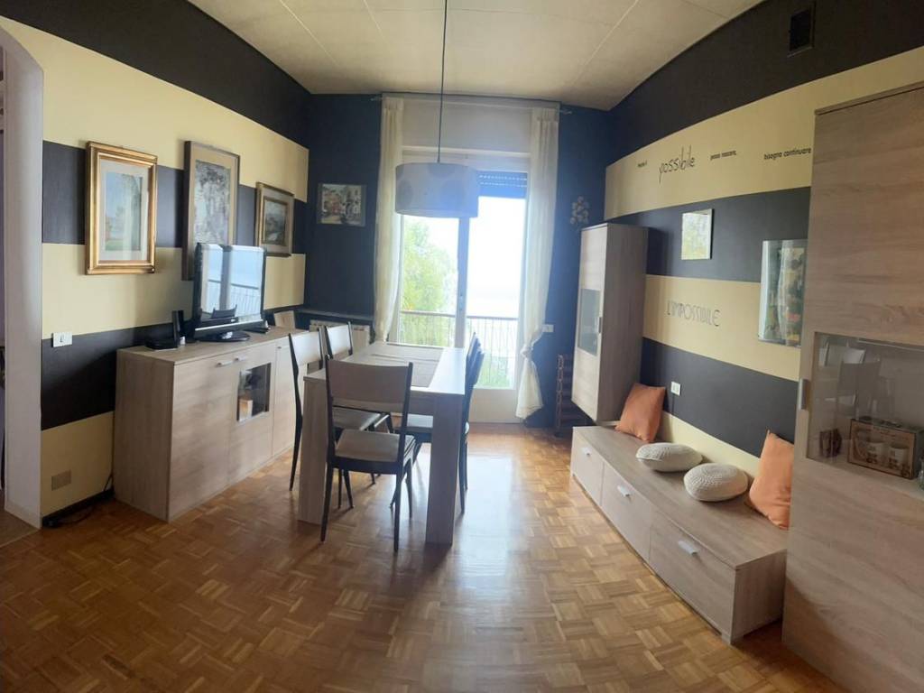 appartamento in affitto a Stresa in zona Brisino