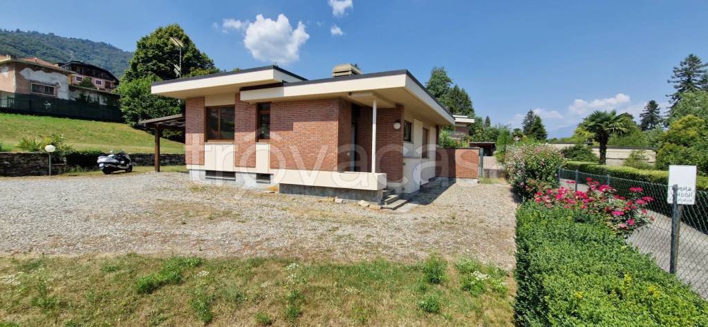 casa indipendente in affitto a Stresa