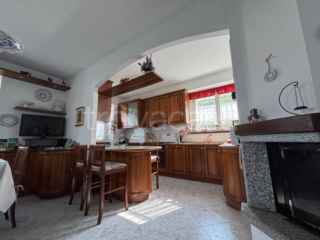 appartamento in affitto a Trontano in zona Ronco