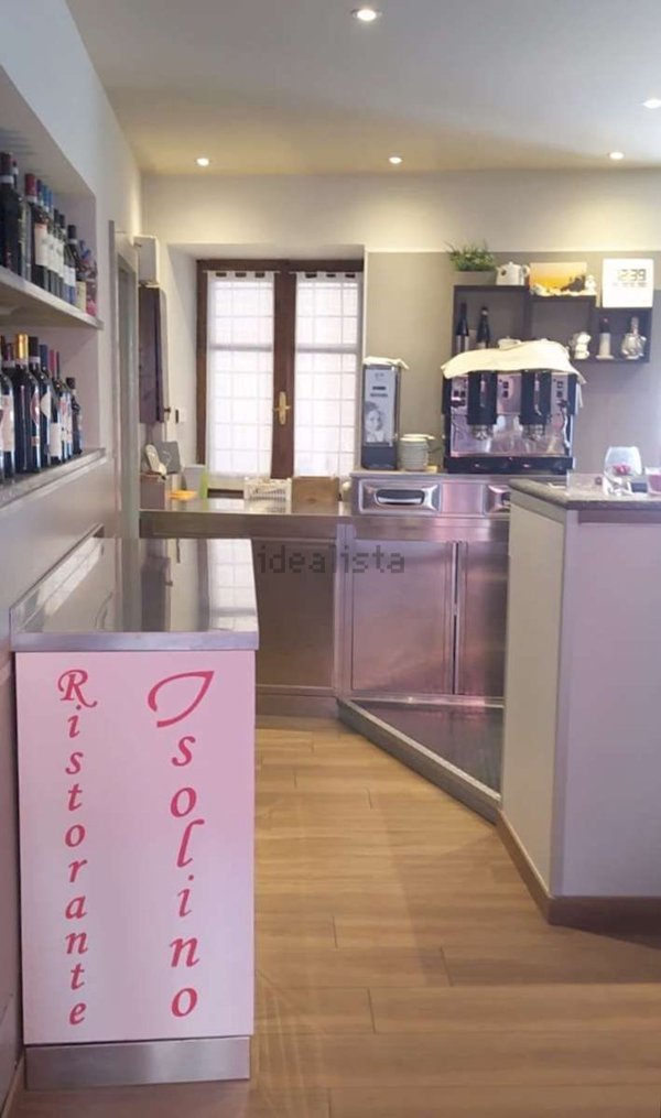 negozio in affitto a Verbania in zona Intra