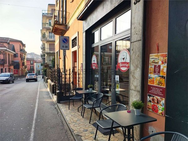 negozio in affitto a Verbania in zona Intra