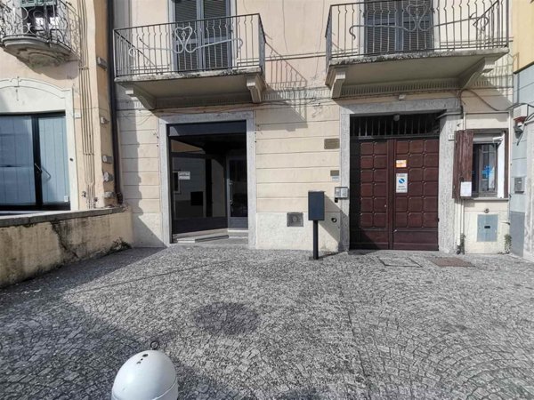 negozio in affitto a Verbania in zona Intra