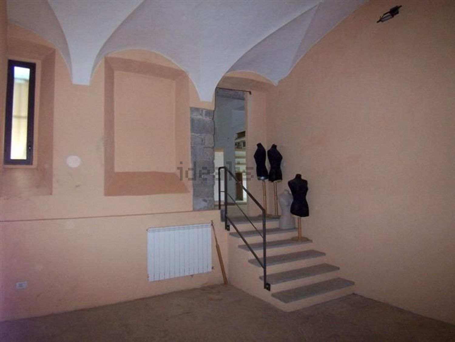 negozio in affitto a Verbania in zona Intra