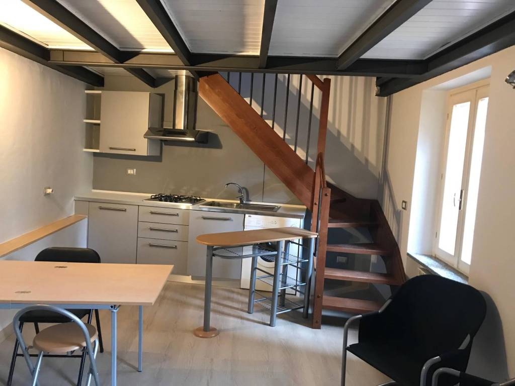 appartamento in affitto a Verbania in zona Intra